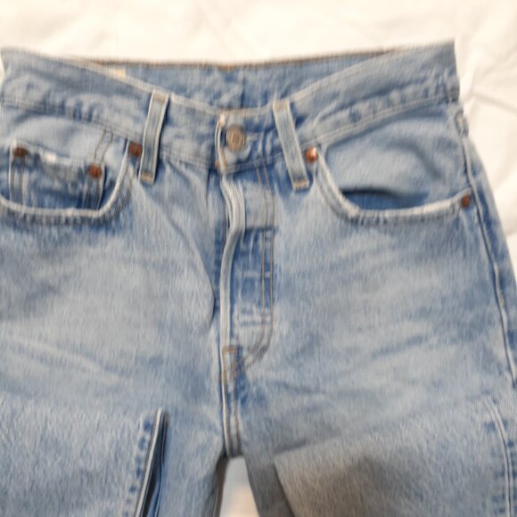 Levis 501 Straight Leg Button Fly Jeans W25 L30 Light Blue 125010373 - Picture 5 of 14